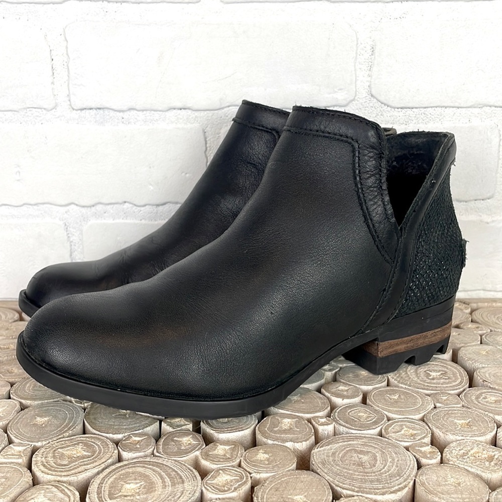 Sorel Lolla Black Leather Cutout Chunky Heel Ankle Bootie Boots 6.5